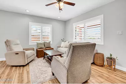 2405 N 27th Place, Phoenix, AZ 85008 - Photo 6