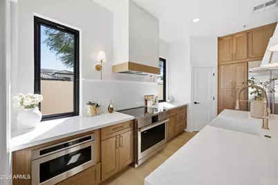 8978 E Wood Drive, Scottsdale, AZ 85260 - Photo 16