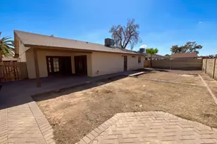4038 W Mercer Ln, Phoenix, AZ 85029 - Photo 8