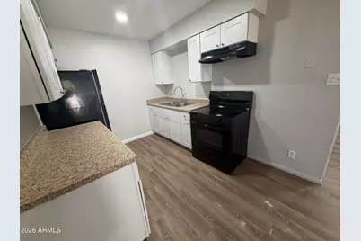 2034 W Cactus Road #B, Phoenix, AZ 85029 - Photo 2