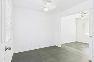 1201 E Griswold Rd, Phoenix, AZ 85020 - Photo 26