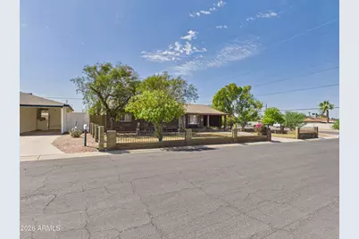 1201 E Griswold Road, Phoenix, AZ 85020 - Photo 2