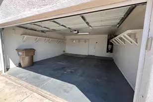 11231 W Golden Ln, Peoria, AZ 85345 - Photo 38