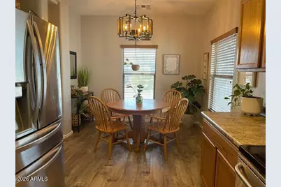 17216 W Desert Lane W, Surprise, AZ 85388 - Photo 8