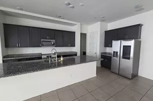 221 E Balsam Dr, Chandler, AZ 85286 - Photo 4