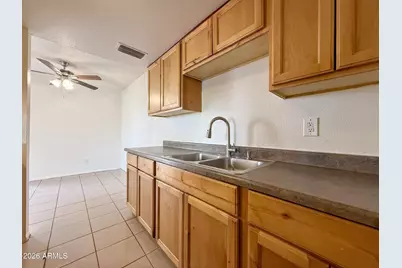 5039 N 39th Lane, Phoenix, AZ 85019 - Photo 8