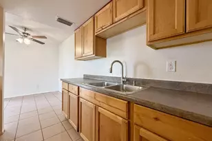 5039 N 39th Ln, Phoenix, AZ 85019 - Photo 8