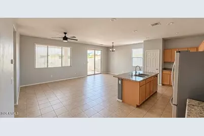 16366 W Moreland Street, Goodyear, AZ 85338 - Photo 2