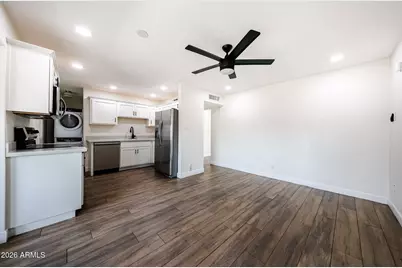3813 W Meadowbrook Avenue, Phoenix, AZ 85019 - Photo 8