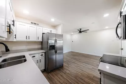 3813 W Meadowbrook Avenue, Phoenix, AZ 85019 - Photo 10