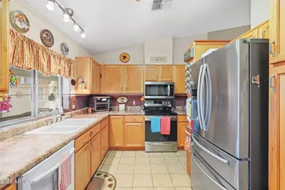 10426 W Catalina Drive, Arizona City, AZ 85123 - Photo 6