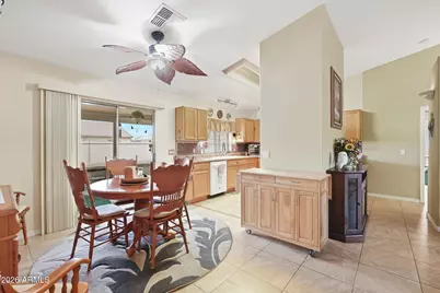 10426 W Catalina Drive, Arizona City, AZ 85123 - Photo 8