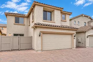 1935 W Busoni Pl, Phoenix, AZ 85023 - Photo 2
