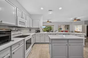 17746 W Calistoga Dr, Surprise, AZ 85387 - Photo 28