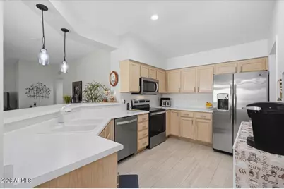18602 N 136th Drive, Sun City West, AZ 85375 - Photo 12
