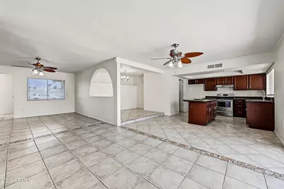 8610 N 42nd Drive, Phoenix, AZ 85051 - Photo 8