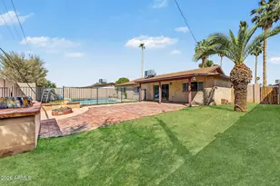 8610 N 42nd Dr, Phoenix, AZ 85051 - Photo 32