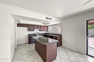 8610 N 42nd Dr, Phoenix, AZ 85051 - Photo 12