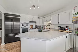 8119 E Mitchell Dr, Scottsdale, AZ 85251 - Photo 16