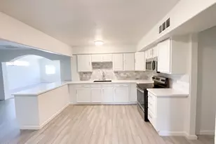 4253 E Vineyard Rd, Phoenix, AZ 85042 - Photo 16
