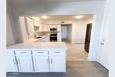 4253 E Vineyard Road, Phoenix, AZ 85042 - Photo 2