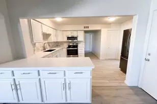 4253 E Vineyard Rd, Phoenix, AZ 85042 - Photo 2
