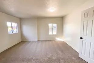 4253 E Vineyard Rd, Phoenix, AZ 85042 - Photo 4