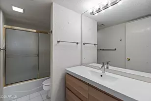 8185 E Del Caverna Dr, Scottsdale, AZ 85258 - Photo 16