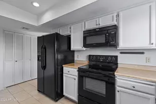 8185 E Del Caverna Dr, Scottsdale, AZ 85258 - Photo 10