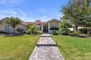 10865 E Poinsettia Dr, Scottsdale, AZ 85259 - Photo 2