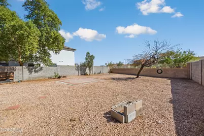17137 W Port Royale Lane, Surprise, AZ 85388 - Photo 12