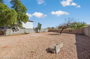 17137 W Port Royale Ln, Surprise, AZ 85388 - Photo 12
