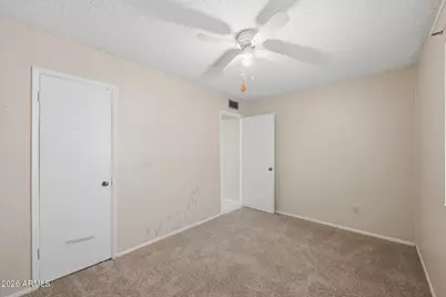 9329 N 44th Avenue, Glendale, AZ 85302 - Photo 14