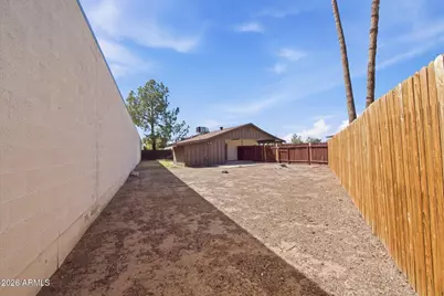 9329 N 44th Avenue, Glendale, AZ 85302 - Photo 20
