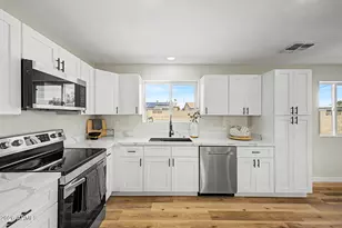 2532 W Columbine Dr, Phoenix, AZ 85029 - Photo 16
