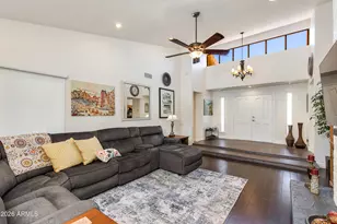 925 E Waltann Ln, Phoenix, AZ 85022 - Photo 8