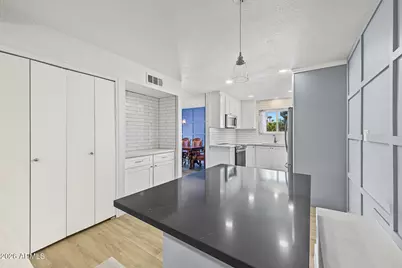 658 W Port Au Prince Lane, Phoenix, AZ 85023 - Photo 10