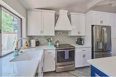 5750 N Scottsdale Road, Paradise Valley, AZ 85253 - Photo 8