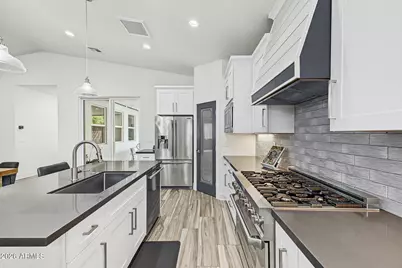 3806 N 14th Place, Phoenix, AZ 85014 - Photo 12
