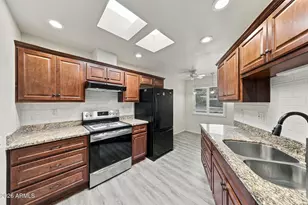11020 W Thunderbird Blvd, Sun City, AZ 85351 - Photo 14