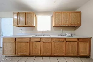 1933 W Mitchell Dr, Phoenix, AZ 85015 - Photo 8