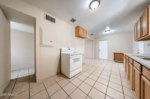 1933 W Mitchell Dr, Phoenix, AZ 85015 - Photo 10