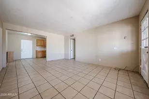 1933 W Mitchell Dr, Phoenix, AZ 85015 - Photo 4