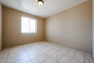 1933 W Mitchell Dr, Phoenix, AZ 85015 - Photo 18