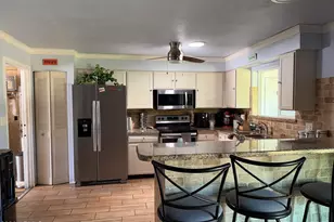 3458 E Shaw Butte Dr, Phoenix, AZ 85028 - Photo 4