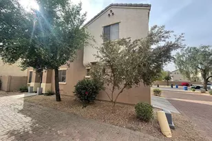 1332 E Dunbar Dr, Phoenix, AZ 85042 - Photo 2