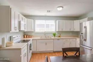 3013 N 52nd Pkwy, Phoenix, AZ 85031 - Photo 6
