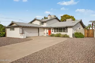 10835 N 39th St, Phoenix, AZ 85028 - Photo 1