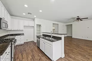 5439 W Quail Track Dr, Phoenix, AZ 85083 - Photo 10