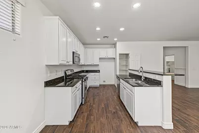 5439 W Quail Track Drive, Phoenix, AZ 85083 - Photo 12
